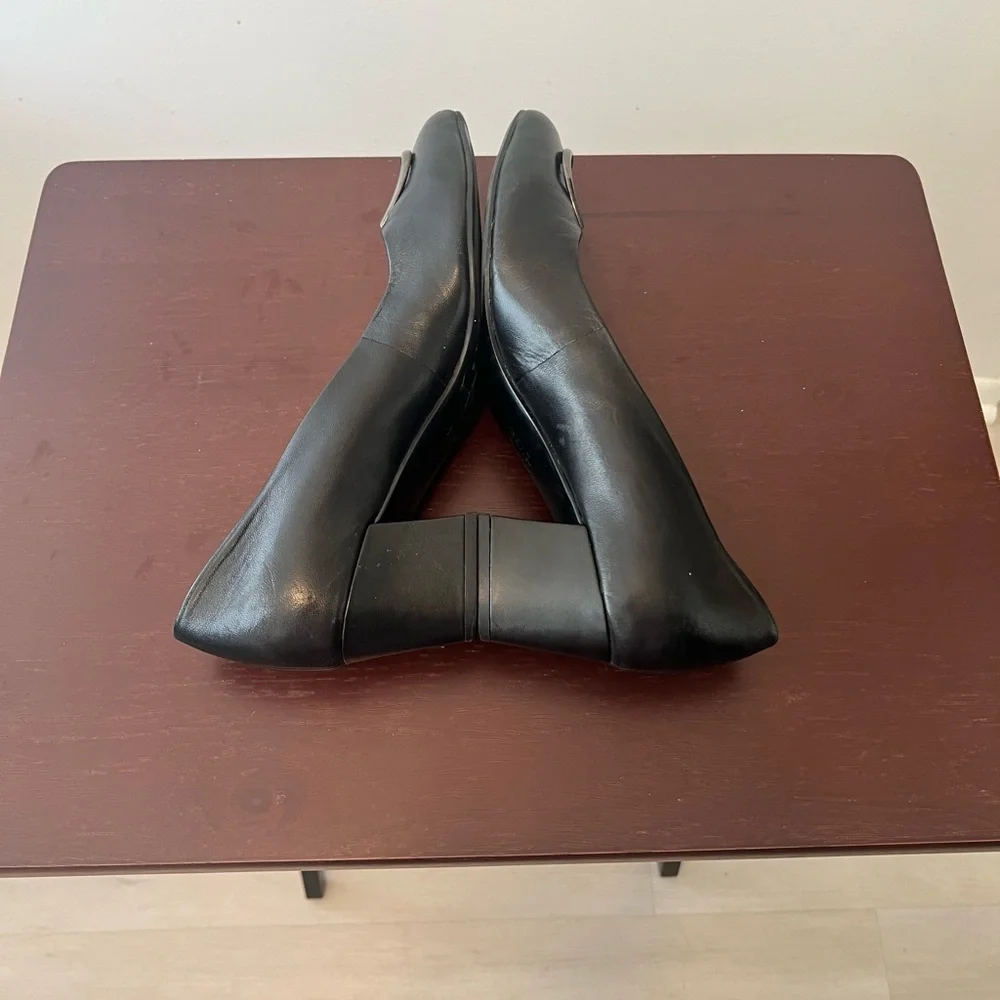 Naturalizer Caprice Black Leather Block Heel Pumps Size 8.5 Classic Staple Work